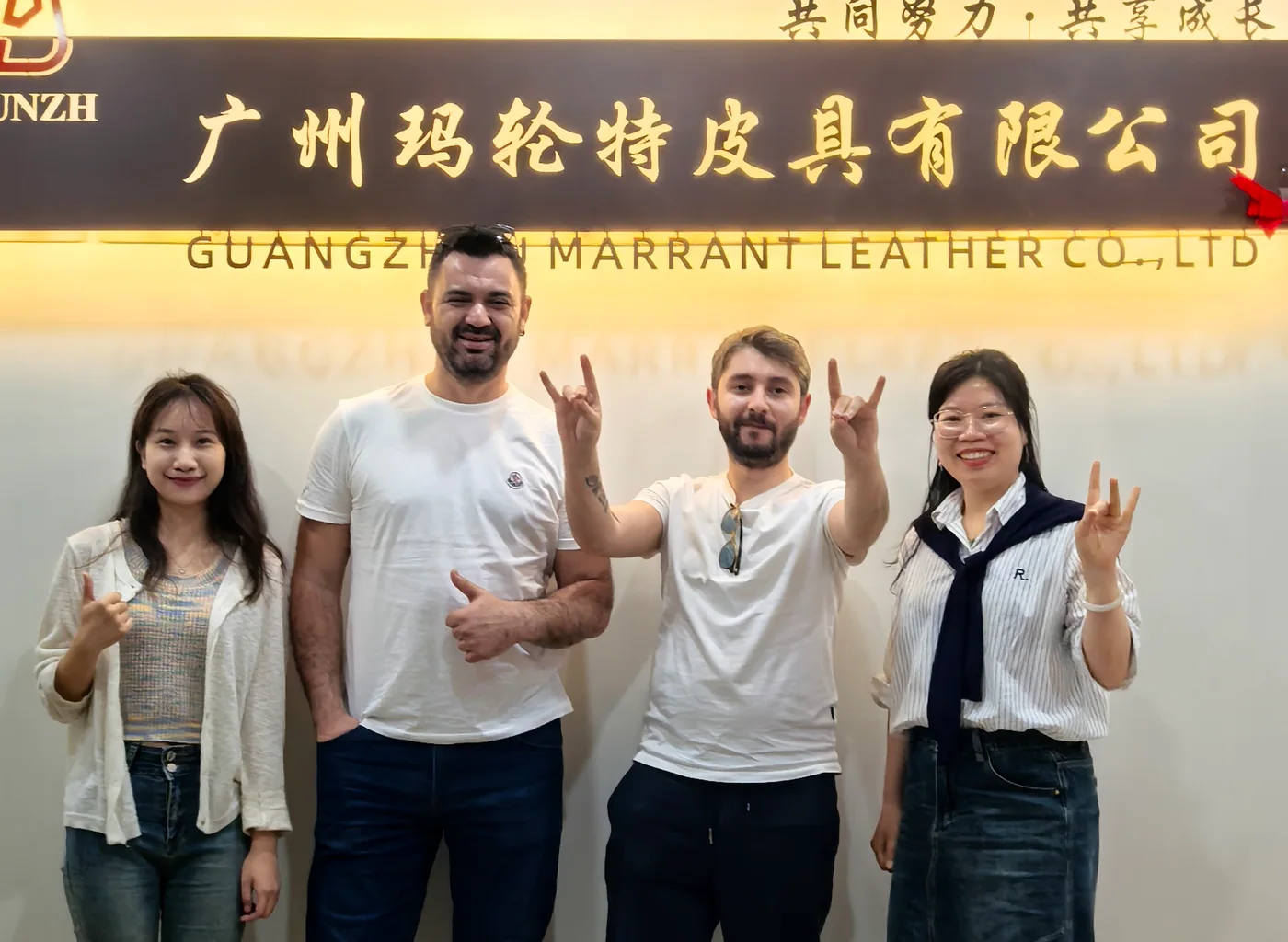 客户到访玛轮特合影