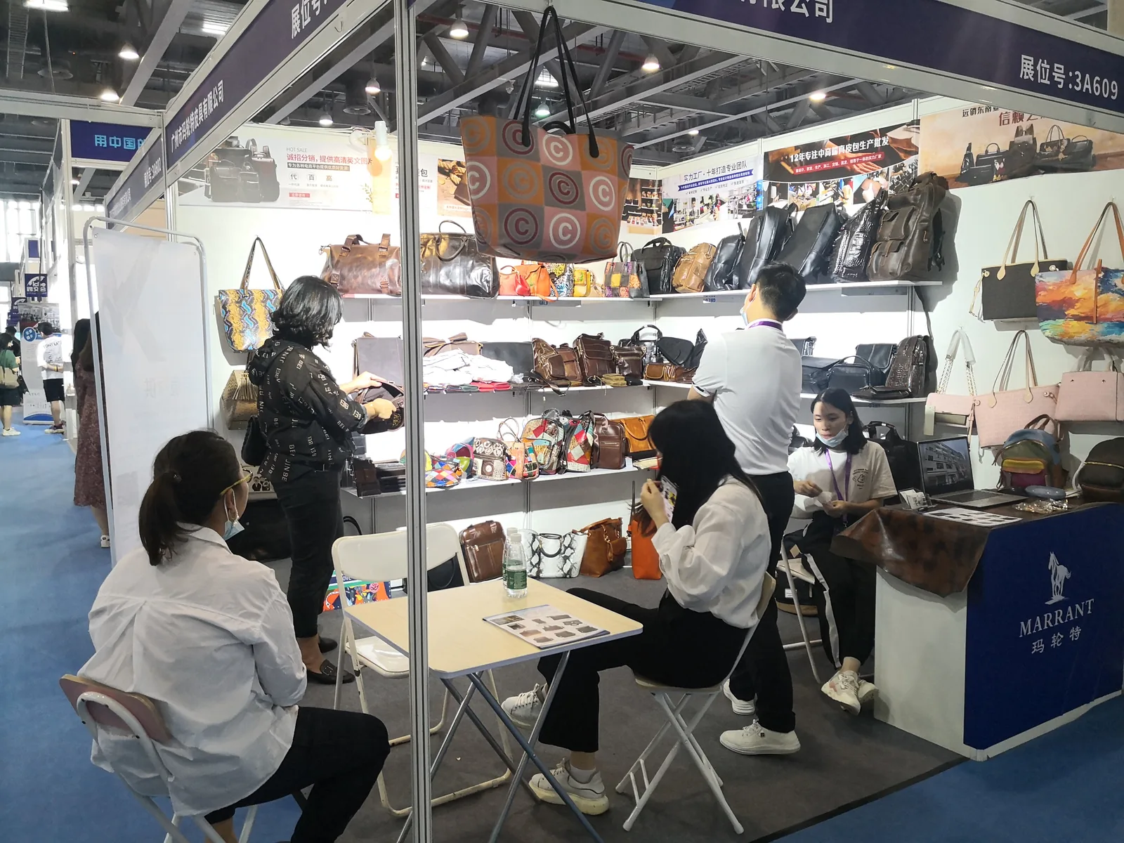 玛轮特展会摊位与现场交流